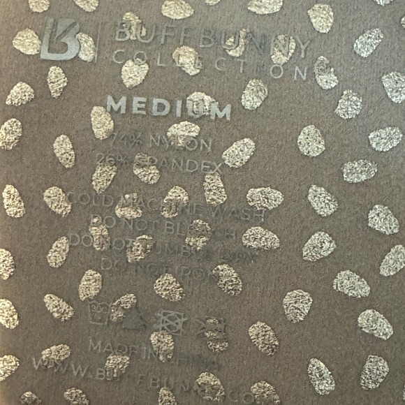 Buff Bunny Collection Womens 2 Pc Sports Bra And Short Set Sz M Yoga Athletic - Picture 8 of 8